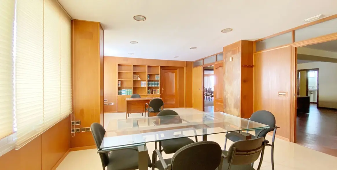 Sale of office in Marbella 15