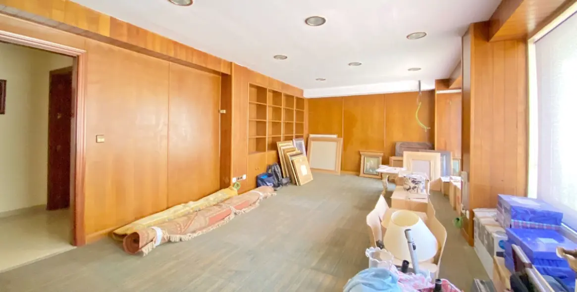 Sale of office in Marbella 18