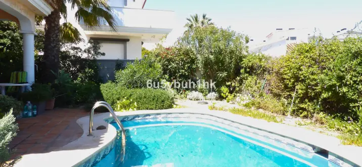 Venta de villa independiente en El Castillo 4