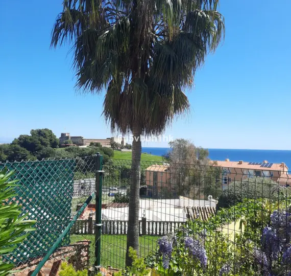 Venta de villa independiente en El Castillo