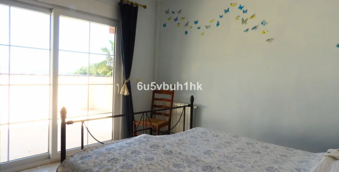 Sale of detached villa in El Castillo 13