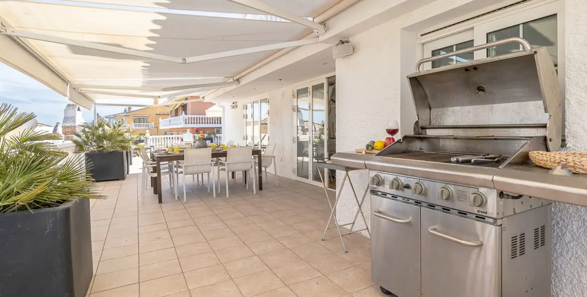 Sale of detached villa in Torrenueva 10
