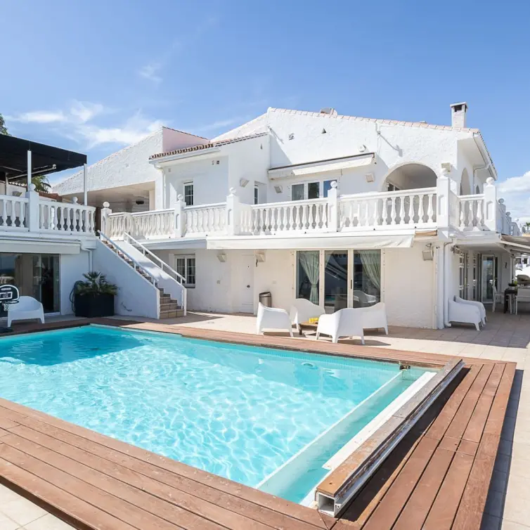 Venta de villa independiente en Torrenueva
