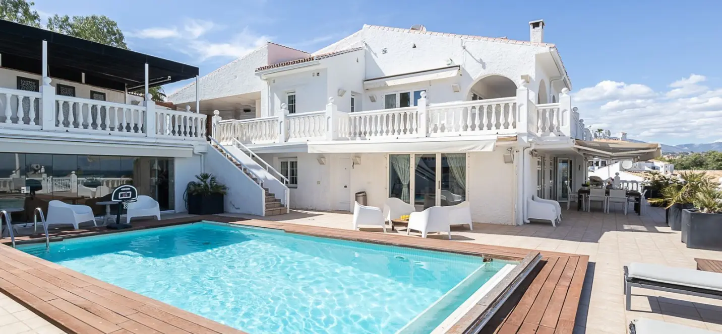 Venta de villa independiente en Torrenueva 0