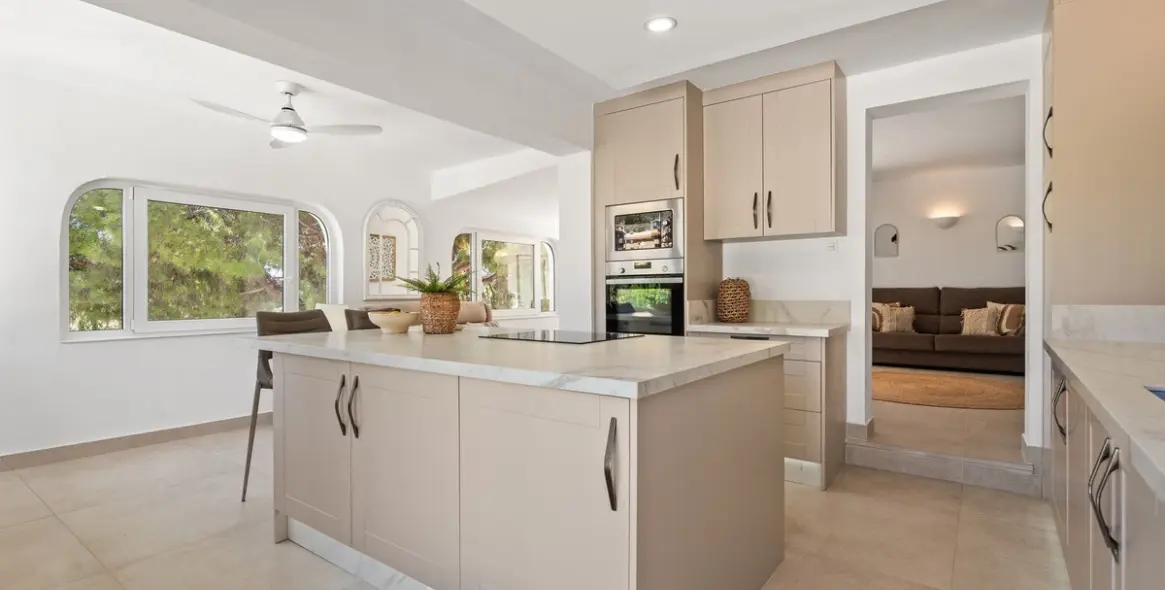 Sale of detached villa in Torreblanca 10