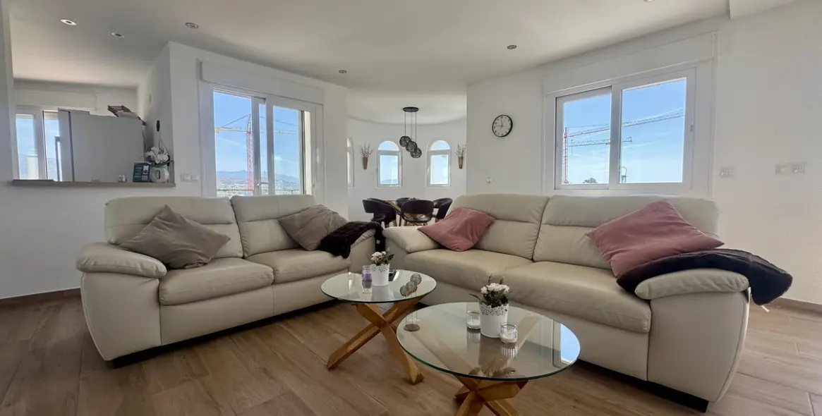 Продажа  отдельно стоящей виллы в Estepona 9