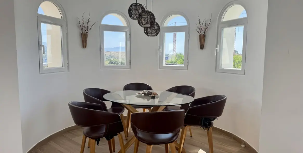 Продажа  отдельно стоящей виллы в Estepona 12