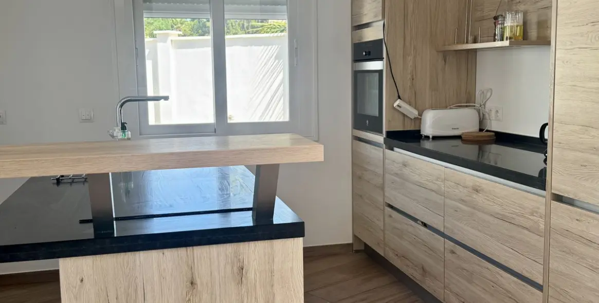 Продажа  отдельно стоящей виллы в Estepona 15