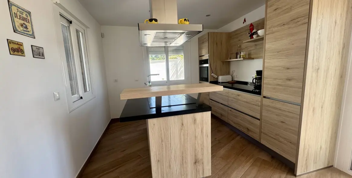 Продажа  отдельно стоящей виллы в Estepona 16