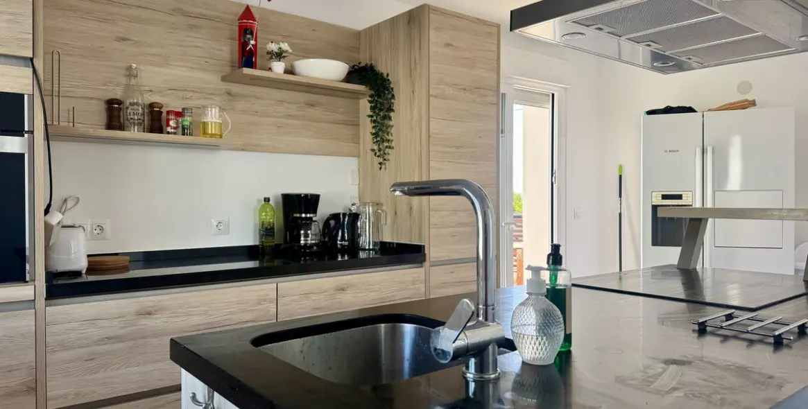 Продажа  отдельно стоящей виллы в Estepona 18