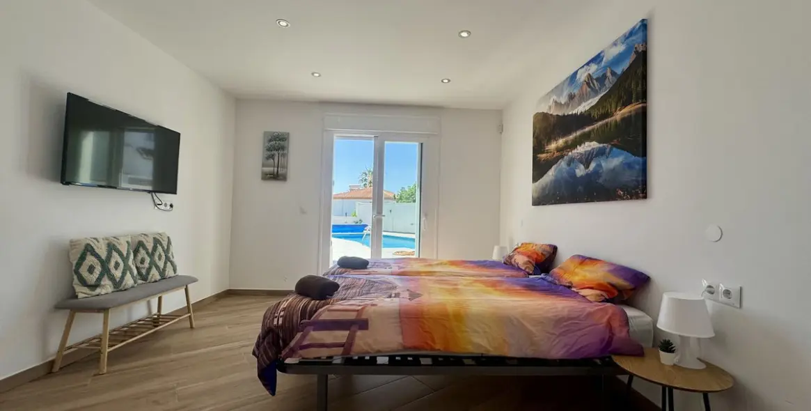 Продажа  отдельно стоящей виллы в Estepona 28