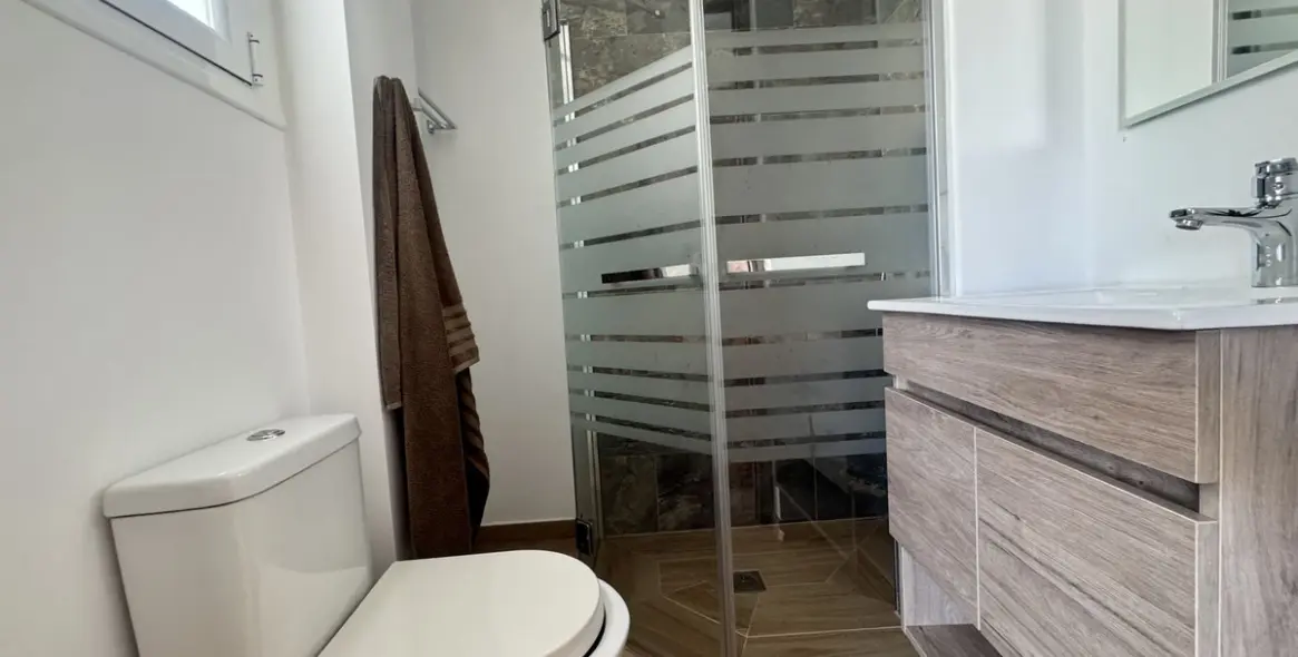 Продажа  отдельно стоящей виллы в Estepona 33