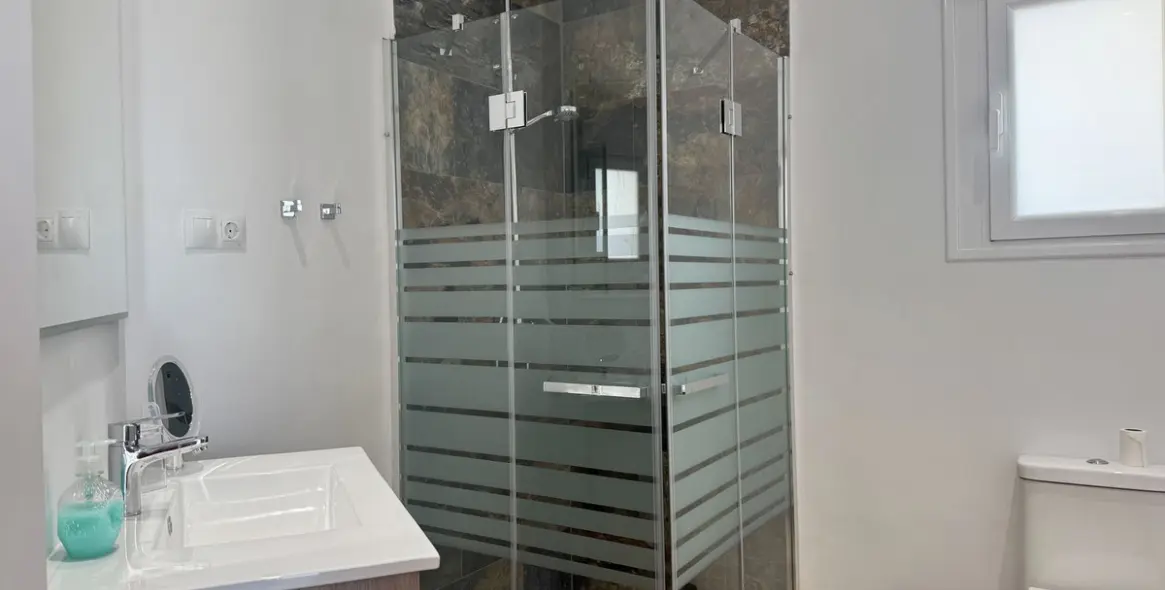 Продажа  отдельно стоящей виллы в Estepona 61