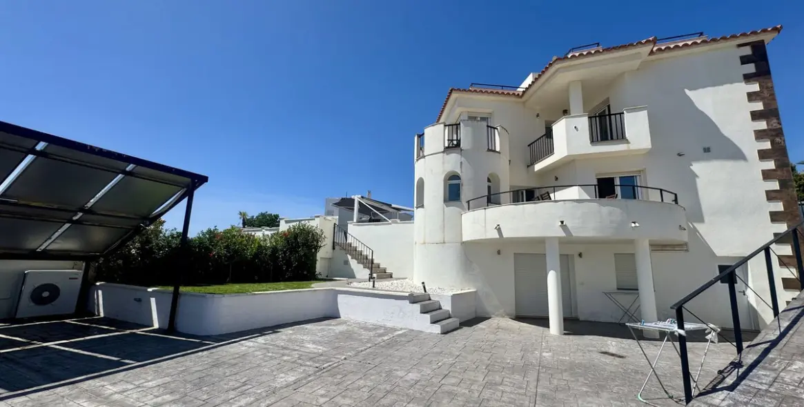 Продажа  отдельно стоящей виллы в Estepona 70