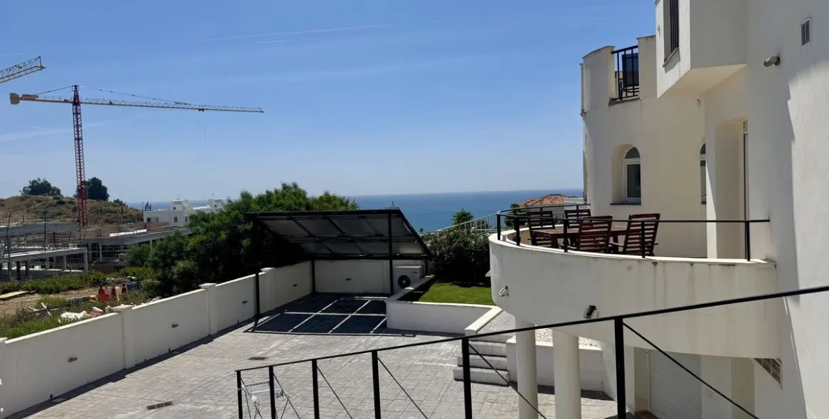 Продажа  отдельно стоящей виллы в Estepona 71