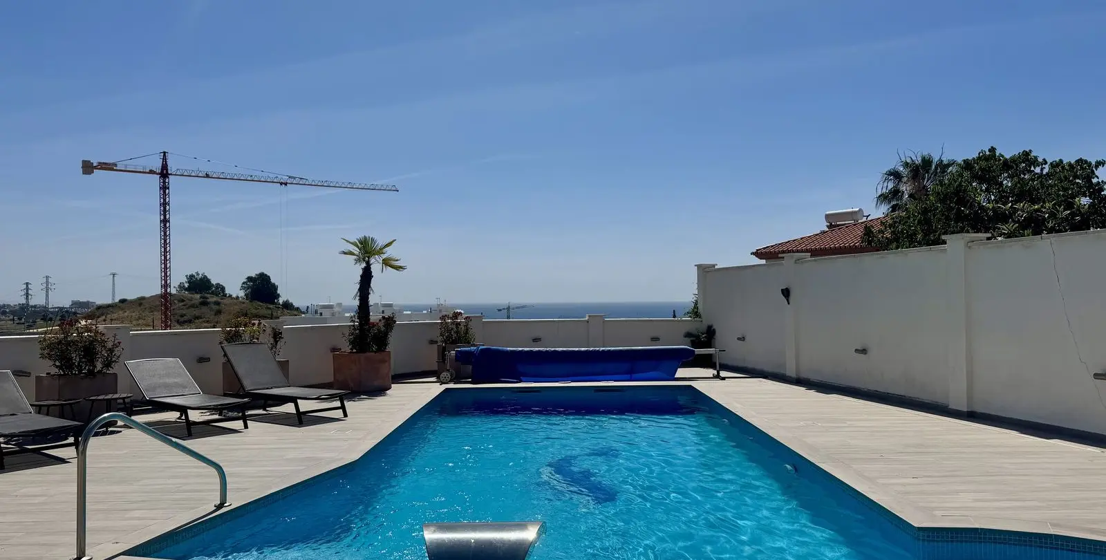 Sale of detached villa in Estepona 1