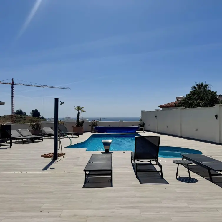 Sale of detached villa in Estepona