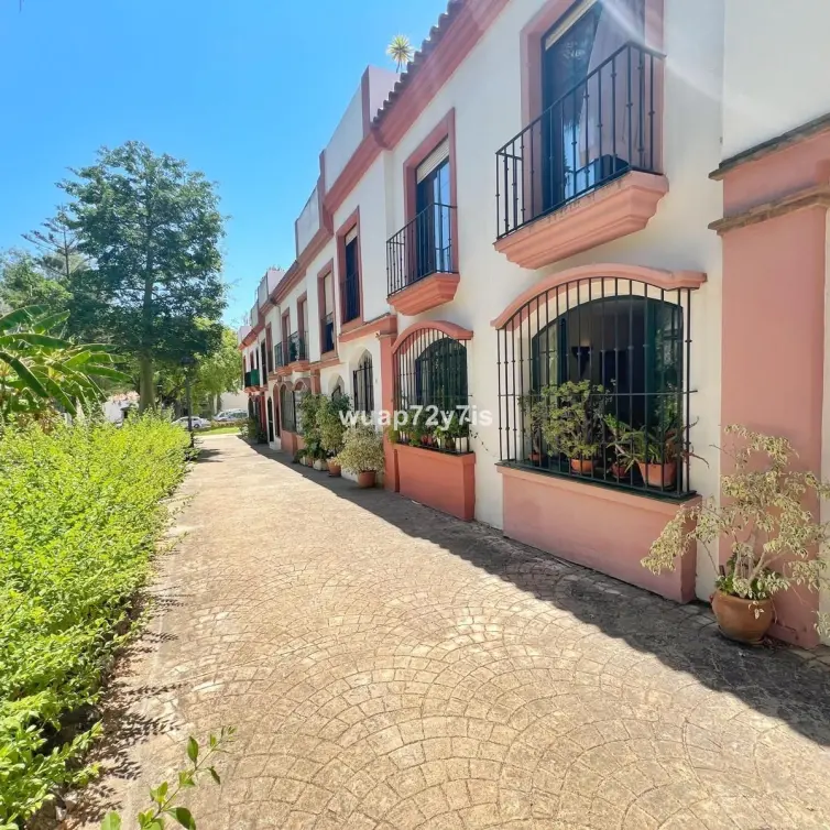 Sale of hotel in Cancelada