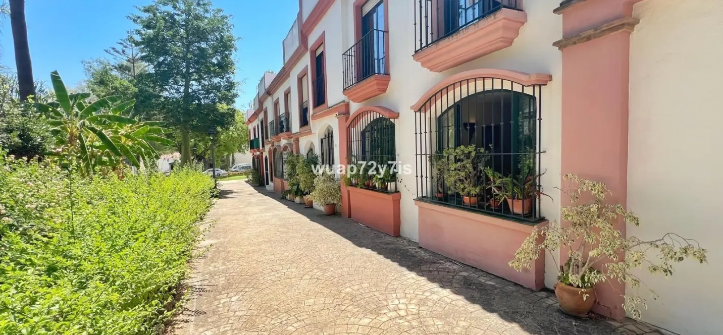 Sale of hotel in Cancelada 1