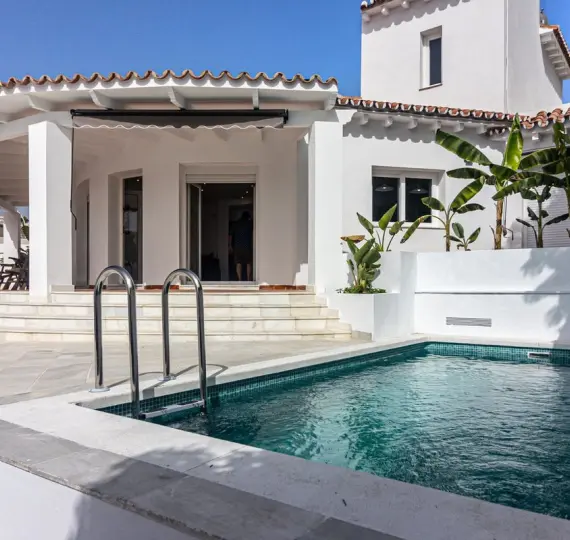 Продажа  отдельно стоящей виллы в Benalmadena Costa