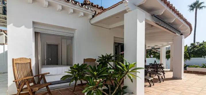 Продажа  отдельно стоящей виллы в Benalmadena Costa 1