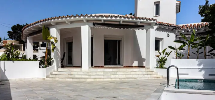 Продажа  отдельно стоящей виллы в Benalmadena Costa 2