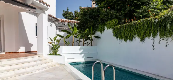 Продажа  отдельно стоящей виллы в Benalmadena Costa 3