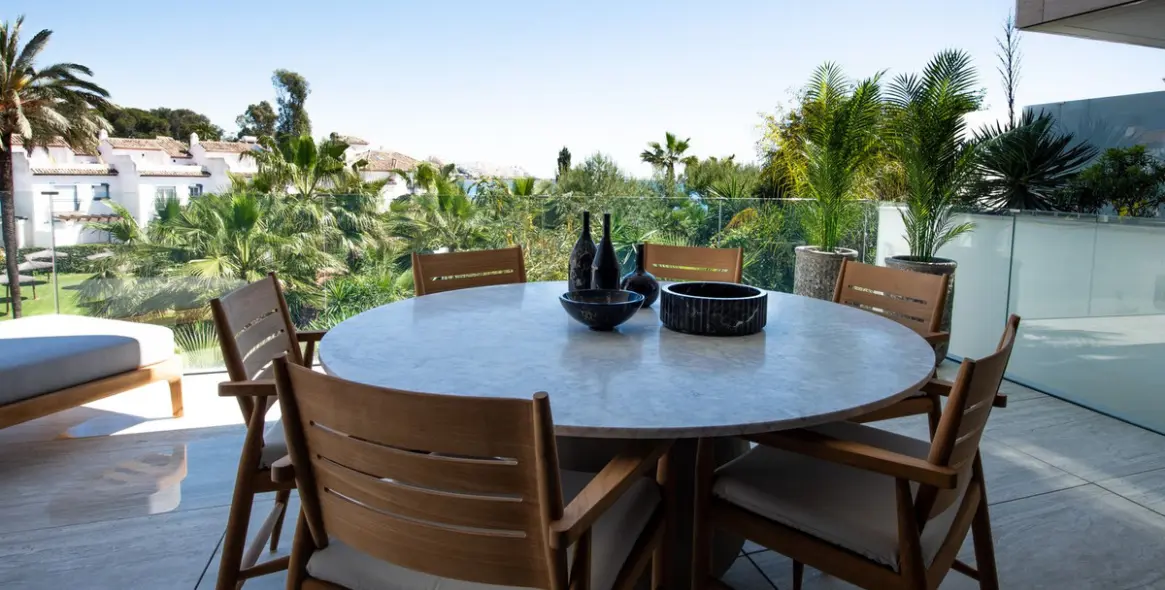 Продажа апартаментов на среднем этаже в Estepona 23