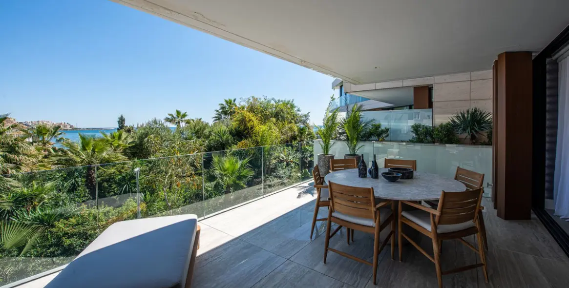 Продажа апартаментов на среднем этаже в Estepona 25