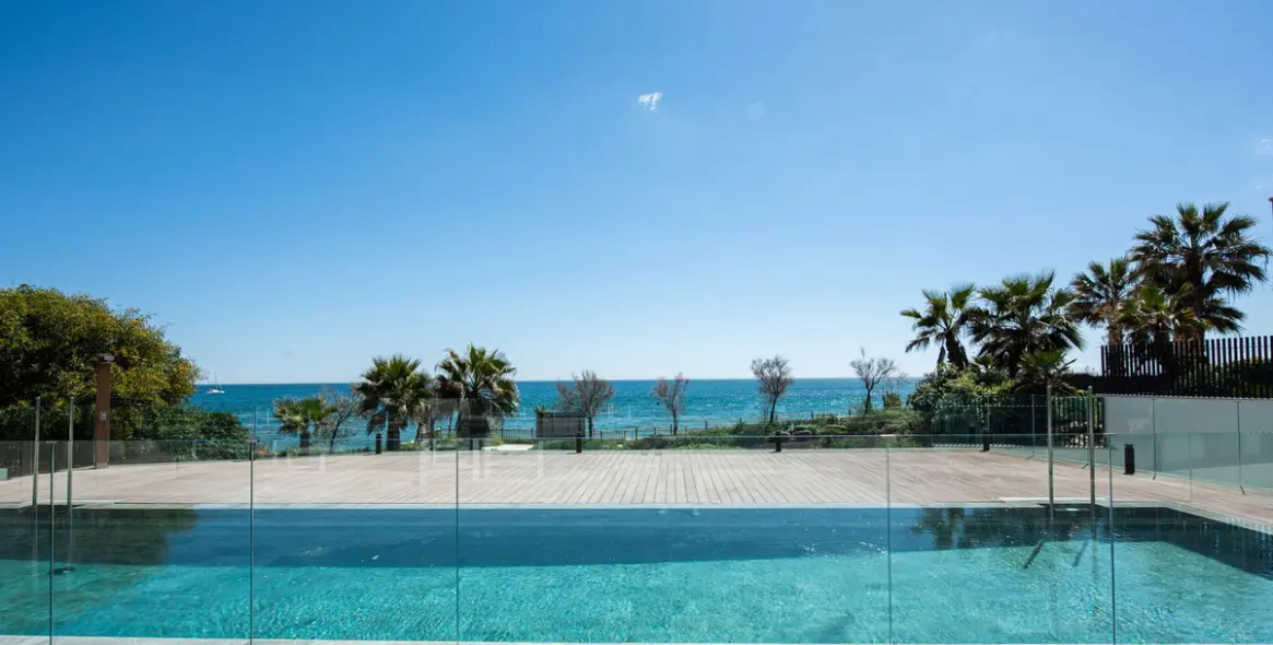 Продажа апартаментов на среднем этаже в Estepona 27