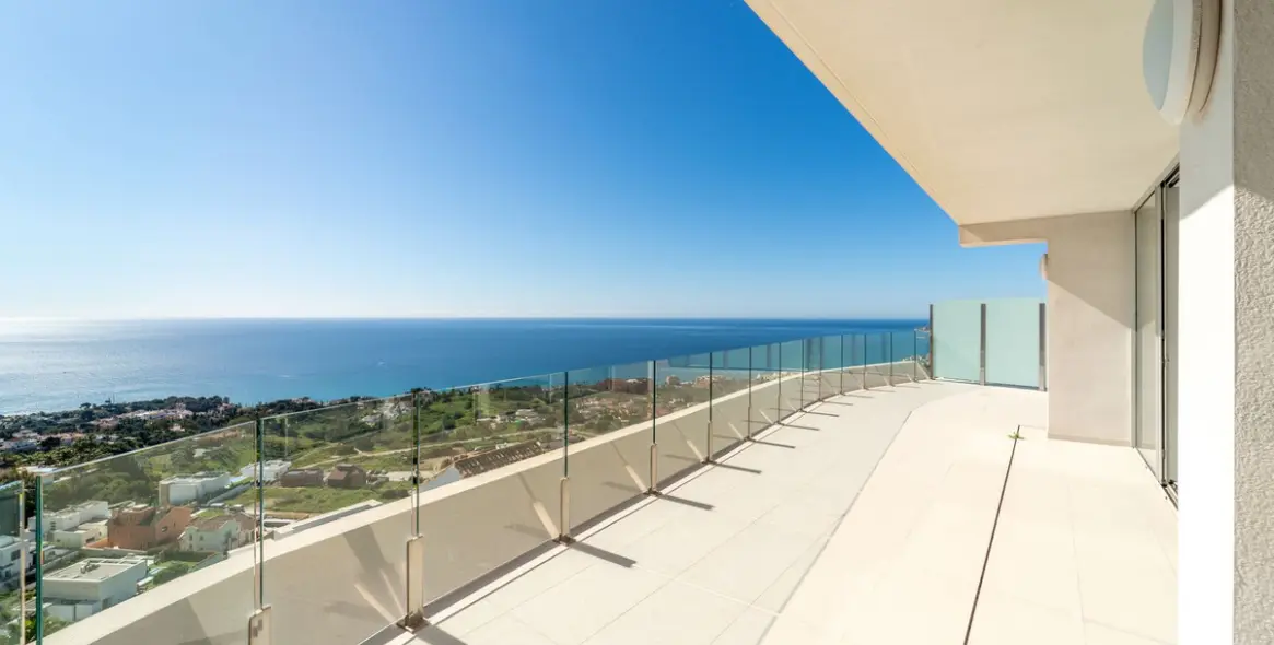 Продажа двухуровневого пентхауса в Benalmadena Pueblo 2