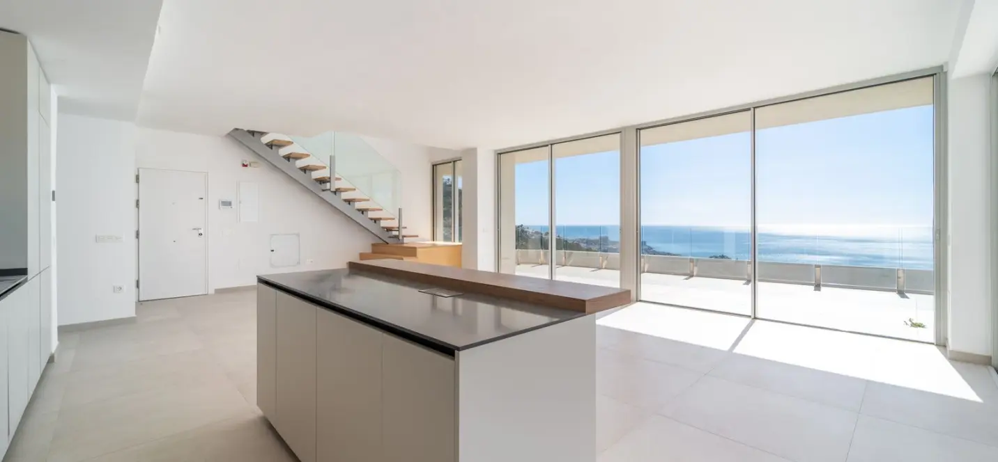 Продажа двухуровневого пентхауса в Benalmadena Pueblo 2