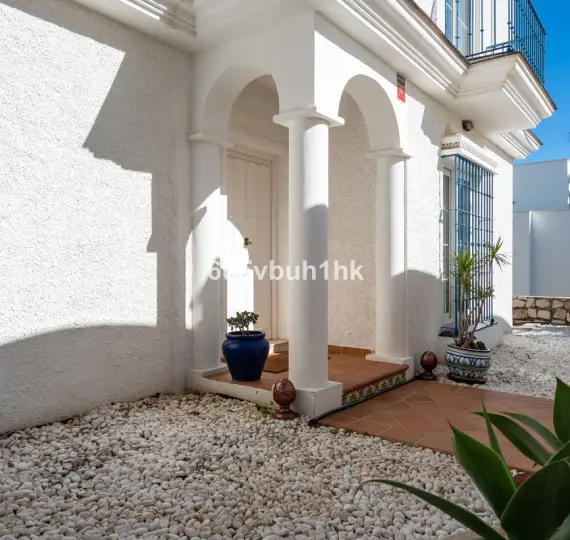 Sale of detached villa in Fuengirola
