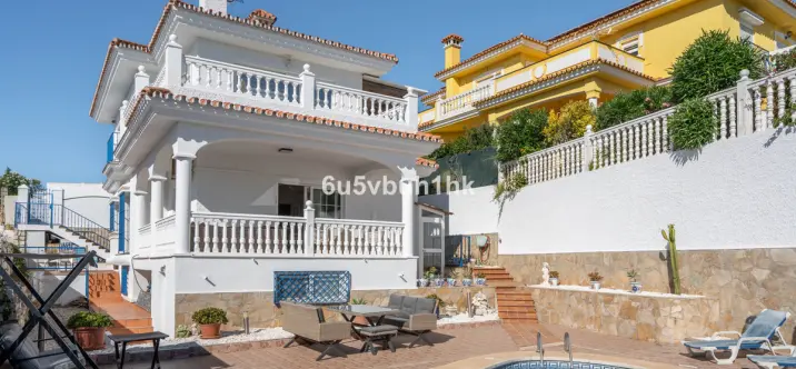 Sale of detached villa in Fuengirola 4