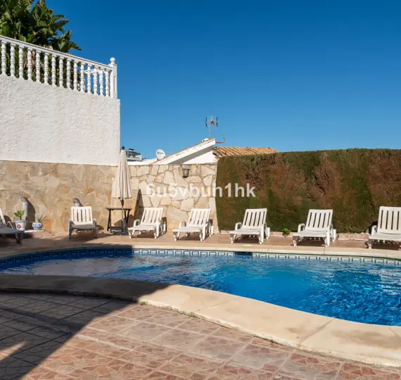 Sale of detached villa in Fuengirola