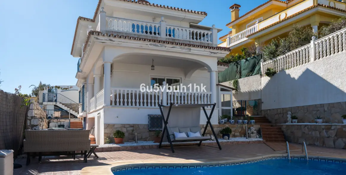 Продажа  отдельно стоящей виллы в Fuengirola 21