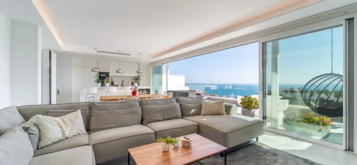 Sale of penthouse in La Capellania 2