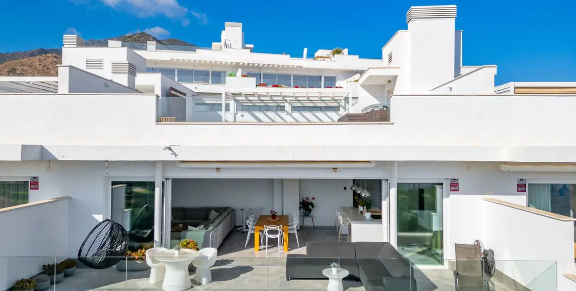 Sale of penthouse in La Capellania 43