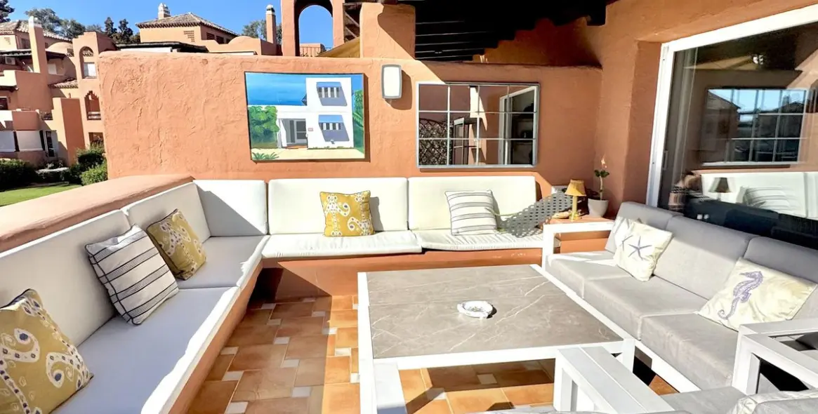 Продажа двухуровневого пентхауса в Guadalmina Baja 2