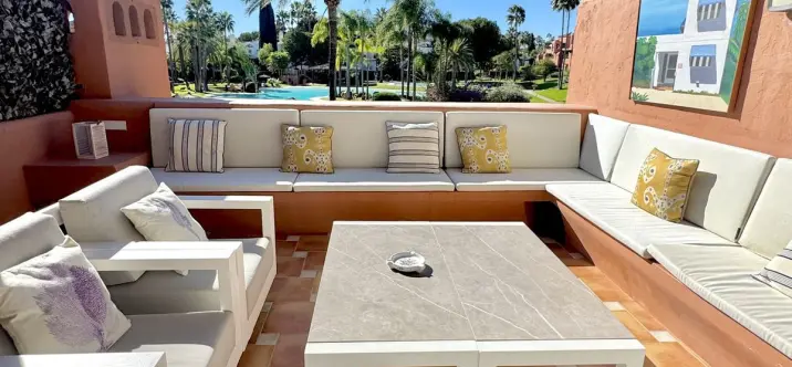 Продажа двухуровневого пентхауса в Guadalmina Baja 2