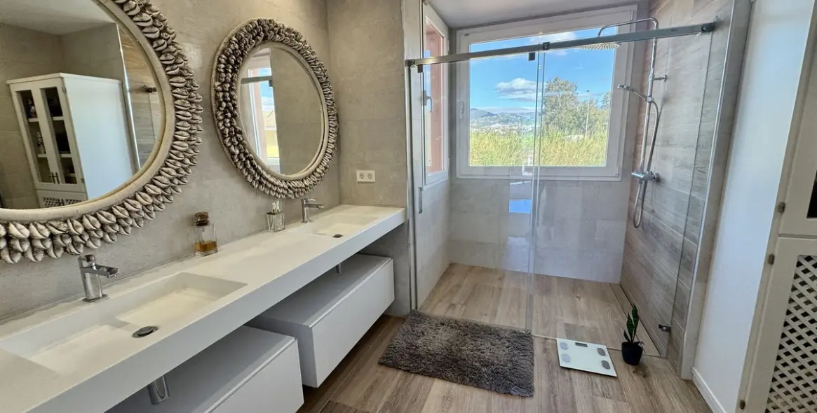 Продажа двухуровневого пентхауса в Guadalmina Baja 20