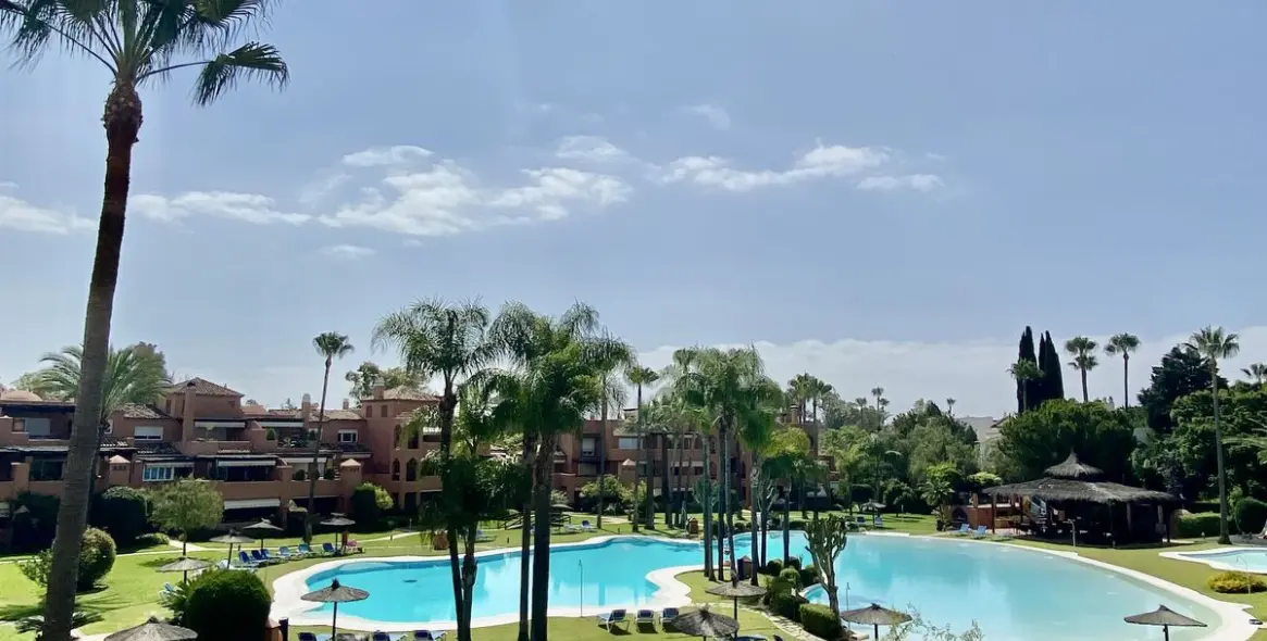 Продажа двухуровневого пентхауса в Guadalmina Baja 22