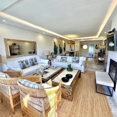 Sale of penthouse duplex in Guadalmina Baja