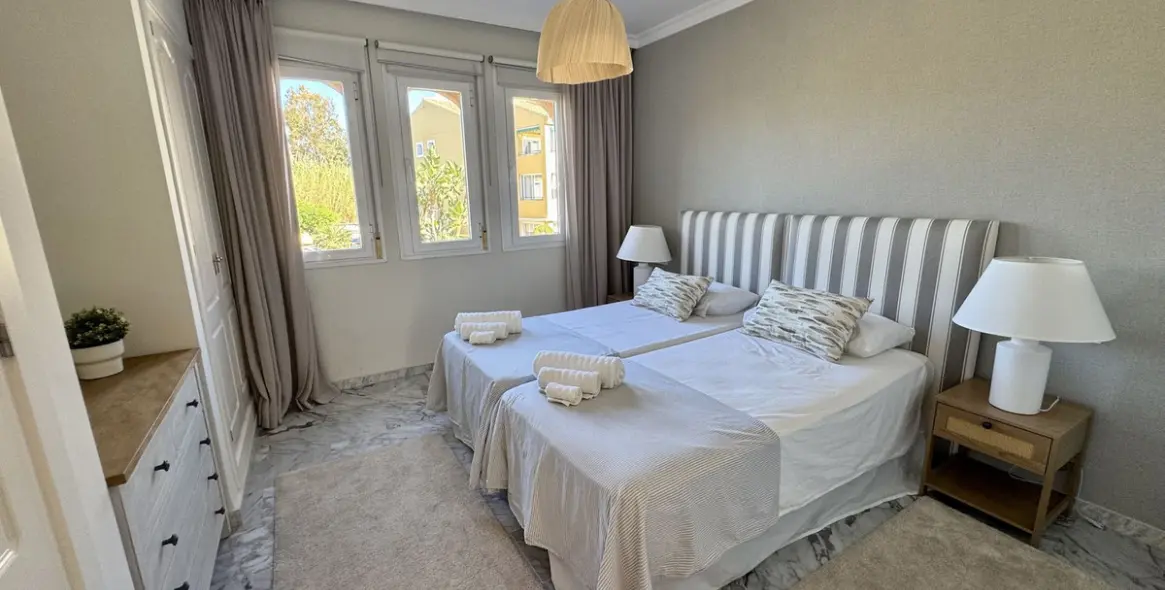 Sale of penthouse duplex in Guadalmina Baja 13