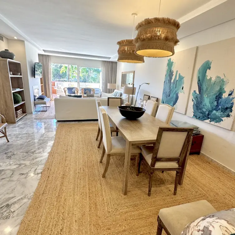 Venta de ático dúplex en Guadalmina Baja