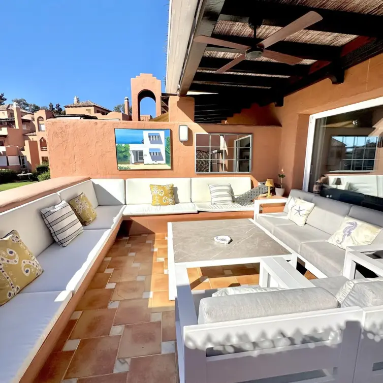 Venta de ático dúplex en Guadalmina Baja