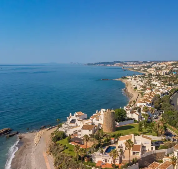 Продажа  отдельно стоящей виллы в Estepona