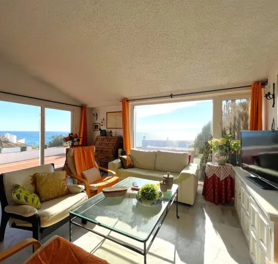 Продажа  отдельно стоящей виллы в Estepona