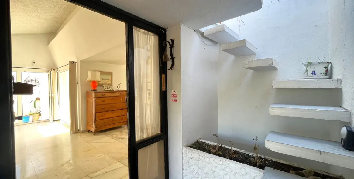 Продажа  отдельно стоящей виллы в Estepona 9