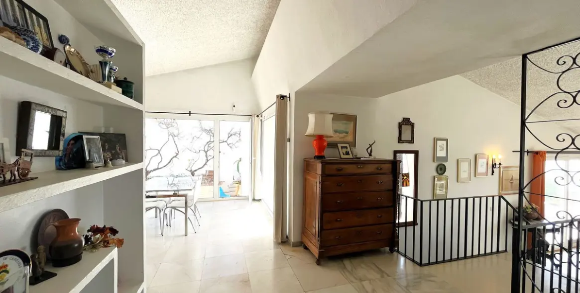 Продажа  отдельно стоящей виллы в Estepona 10